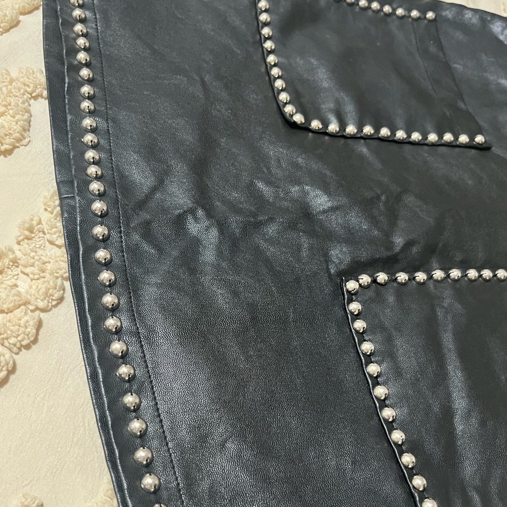 Black leather studded skirt size small - Picture 3 of 4